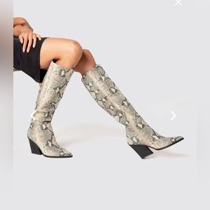 Brand new Dolce Vita Isobel Snake Boots
